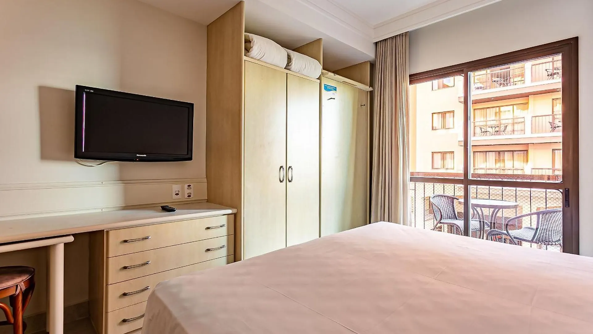 Resort Pe Na Areia - Studios Direto Com Proprietario Jbvjr Florianopolis